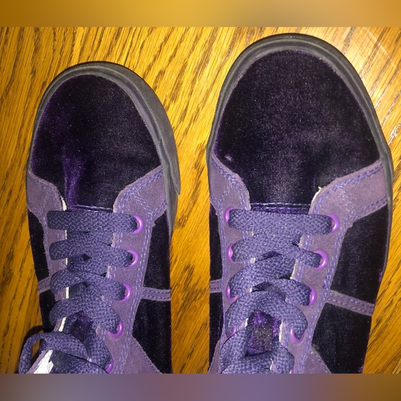 Pony Purple Velvet Sneakers. Size 7.5 - Picture 6 of 12